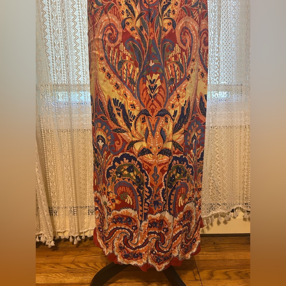Elegant Red Paisley Maxi Dress - Picture 2 of 8